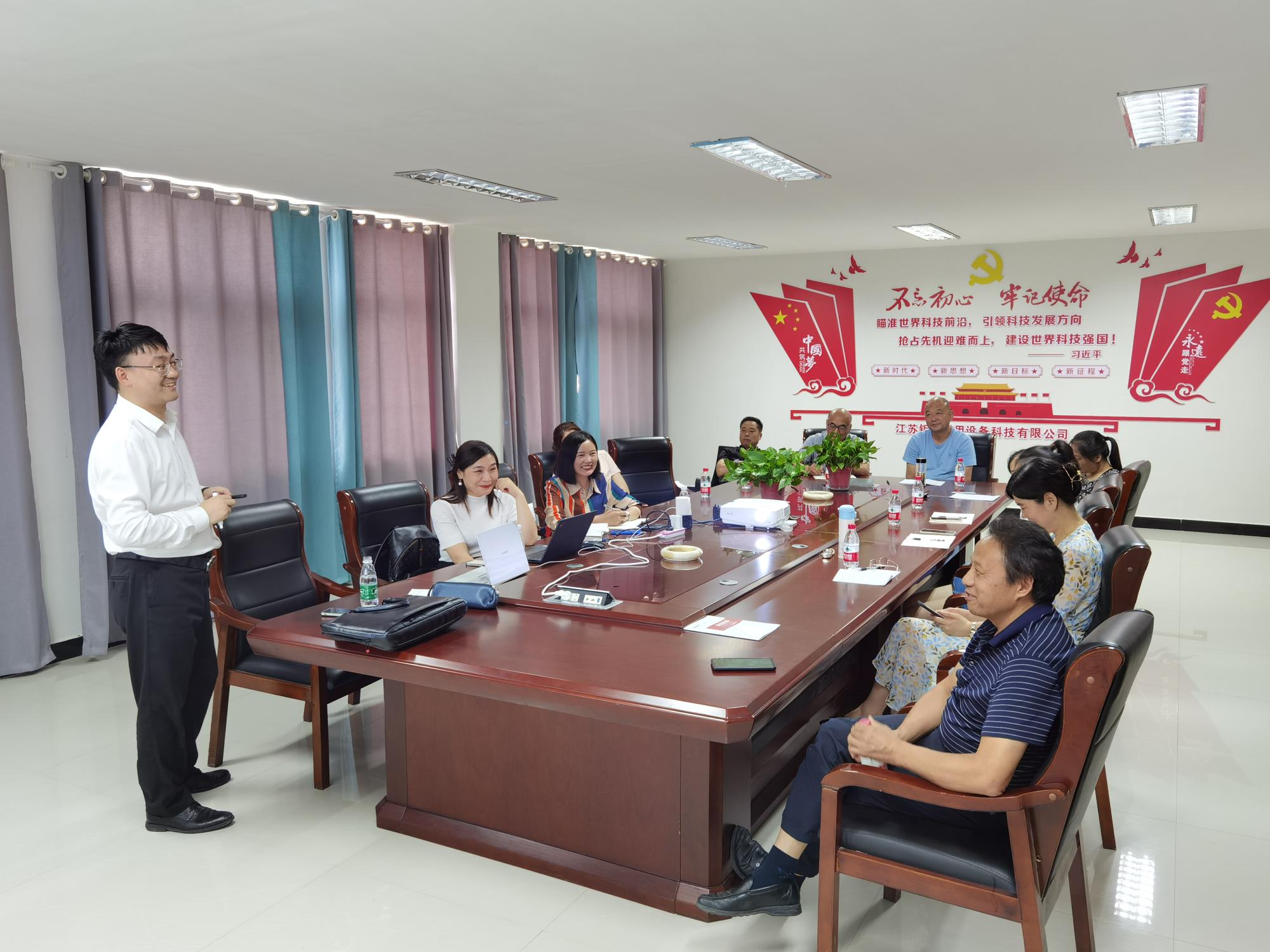 1e043a0085df172c5aefffab733b0c4.jpg 1e043a0085df172c5aefffab733b0c4.jpg